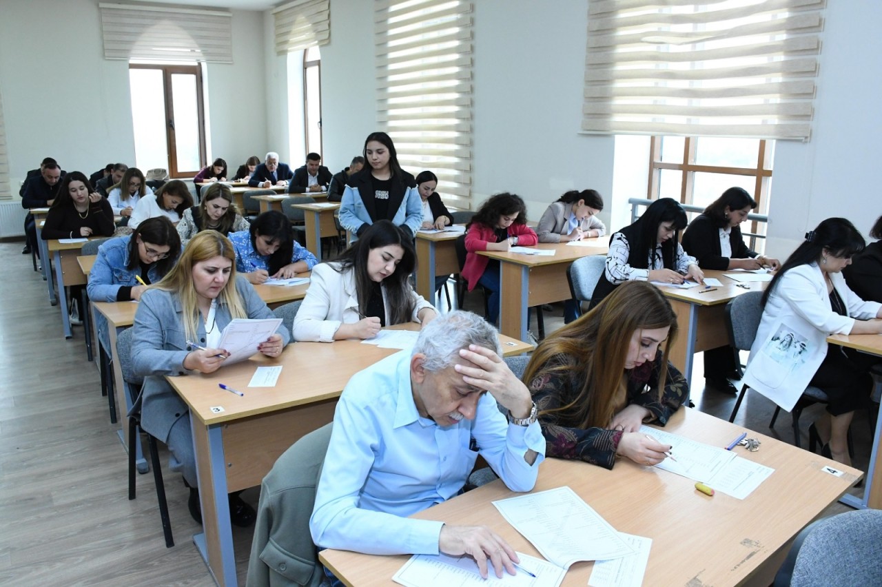 ADAU-da ingilis dili üzrə ödənişsiz danışıq kurslarına start verilib - FOTOLAR